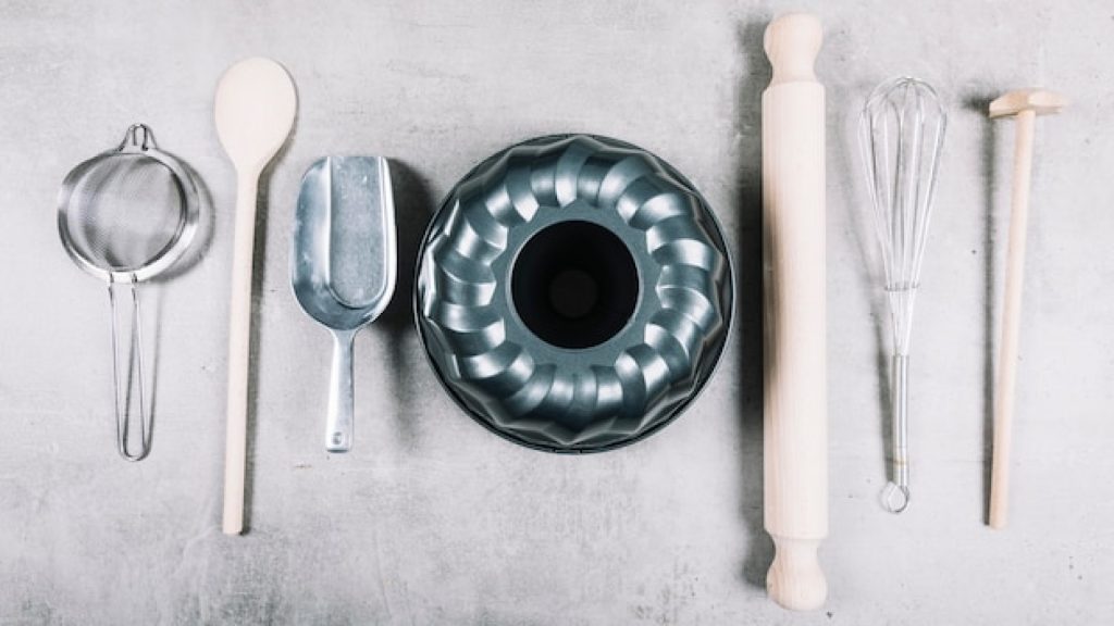 Ustensiles professionnels vs ustensiles amateurs : lesquels choisir pour la pâtisserie ?